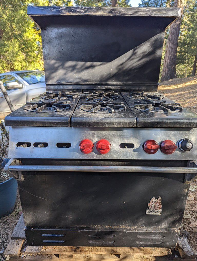 36" Wolf Range 6 Burner