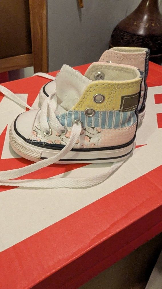Converse Infant Size 2