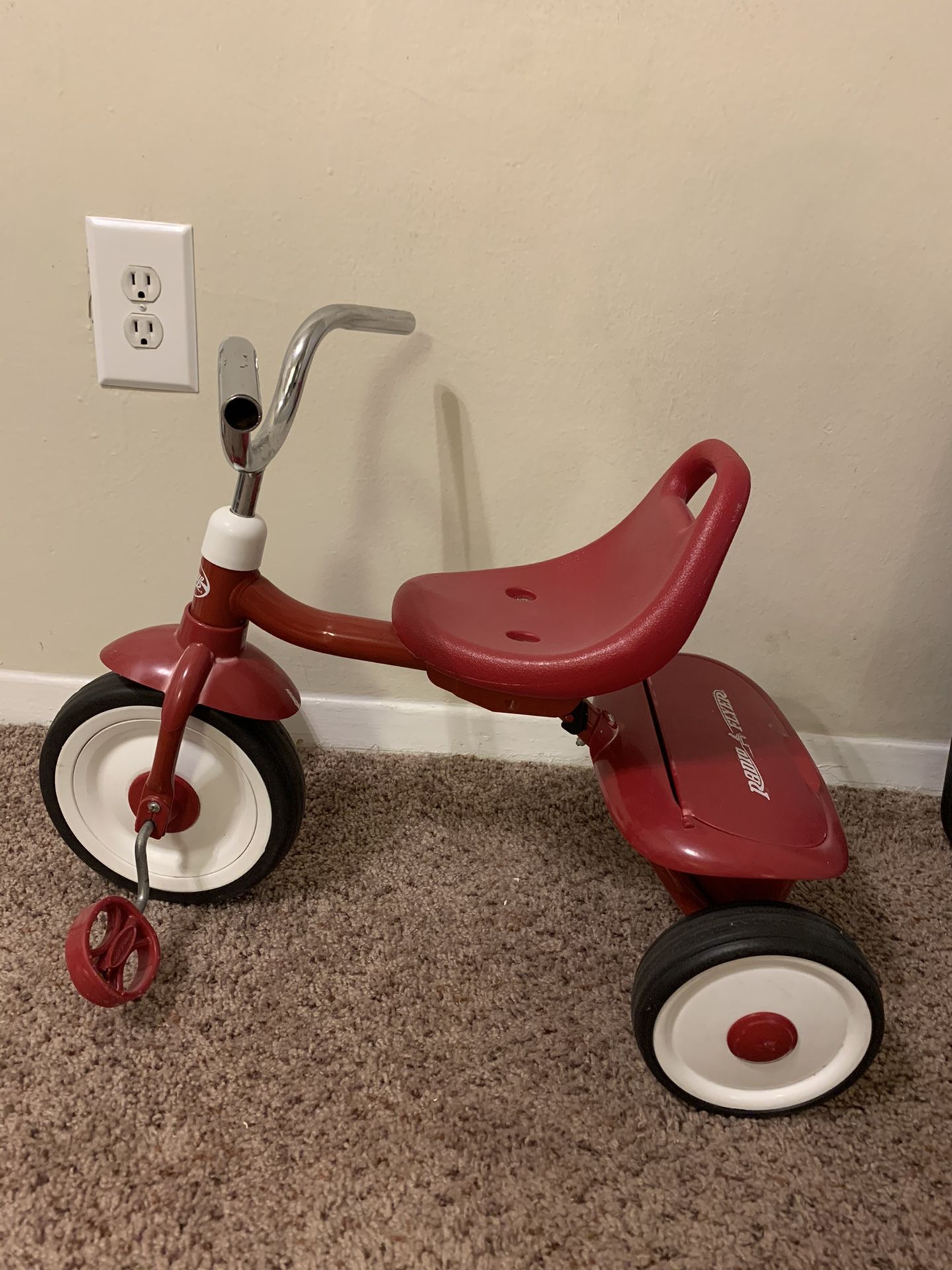 Radio Flyer Ready-To-Ride Folding Tricycle, Red