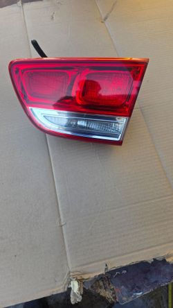 2016 -2018 kia sorento inner tail light rh