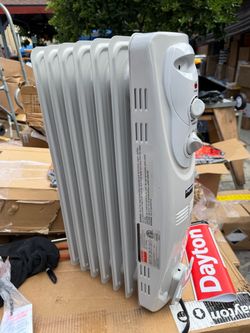 2 dayton portable electric heater nuevos tienen un detalle cuando los entregaron pero trabajan bien $25 cada 1
