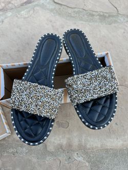 Fashion Nova Sandals Size 9