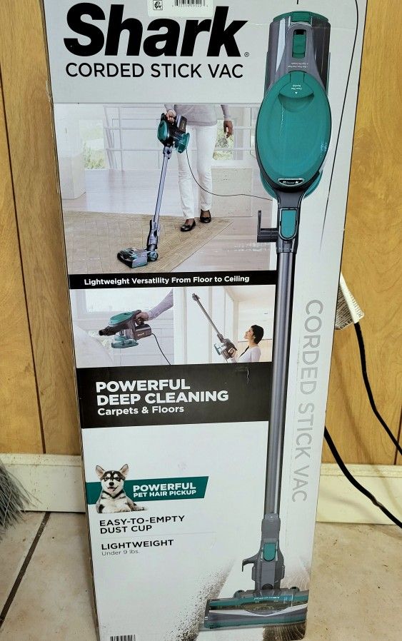 Shark Ultra Light Bagless Vacuum