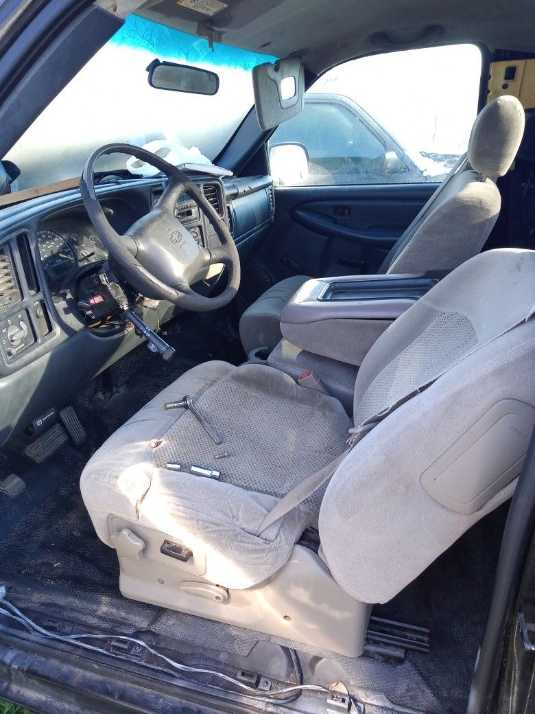 2000 Short Bed Chevy 1500 Obo for Sale in Seguin, TX OfferUp