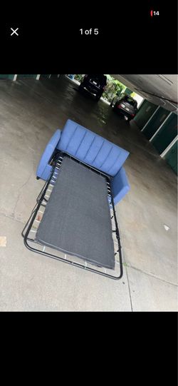 Pull out couch