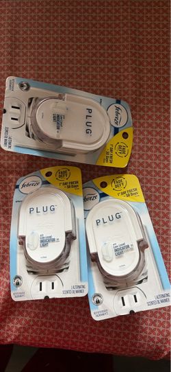 Febreze PLUG Scented Oil Warmer – Lot of 3