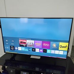 Samsung  Crystal UHD AU8000 43inch 4K TV