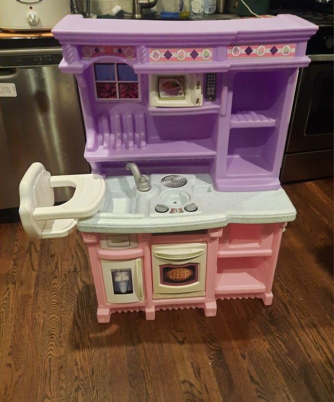 Large Kids Step 2 Little Baker's Kitchen (no accessories) $35