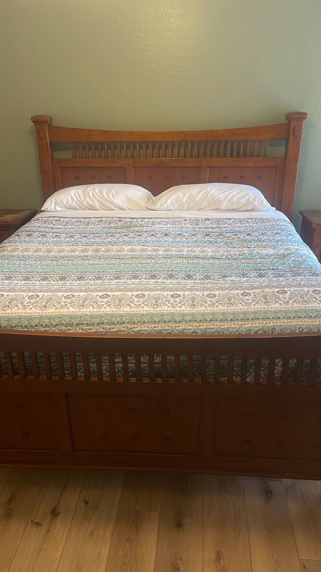 Bedroom set