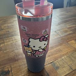 Hello Kitty Cups 