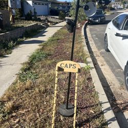 Free lamp and hat rack