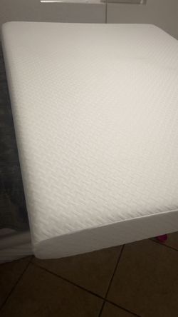 1 memory foam matress and 1 hybrid matress
