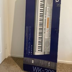 Casio Piano WK-200 