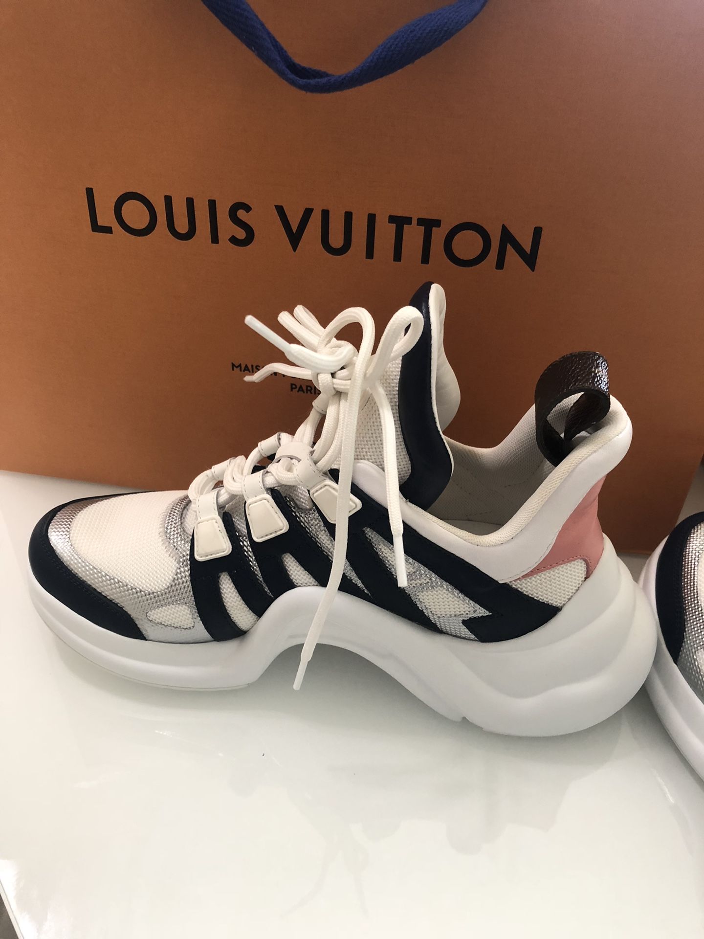 lv archlight on feet - OFF-53% >Free Delivery