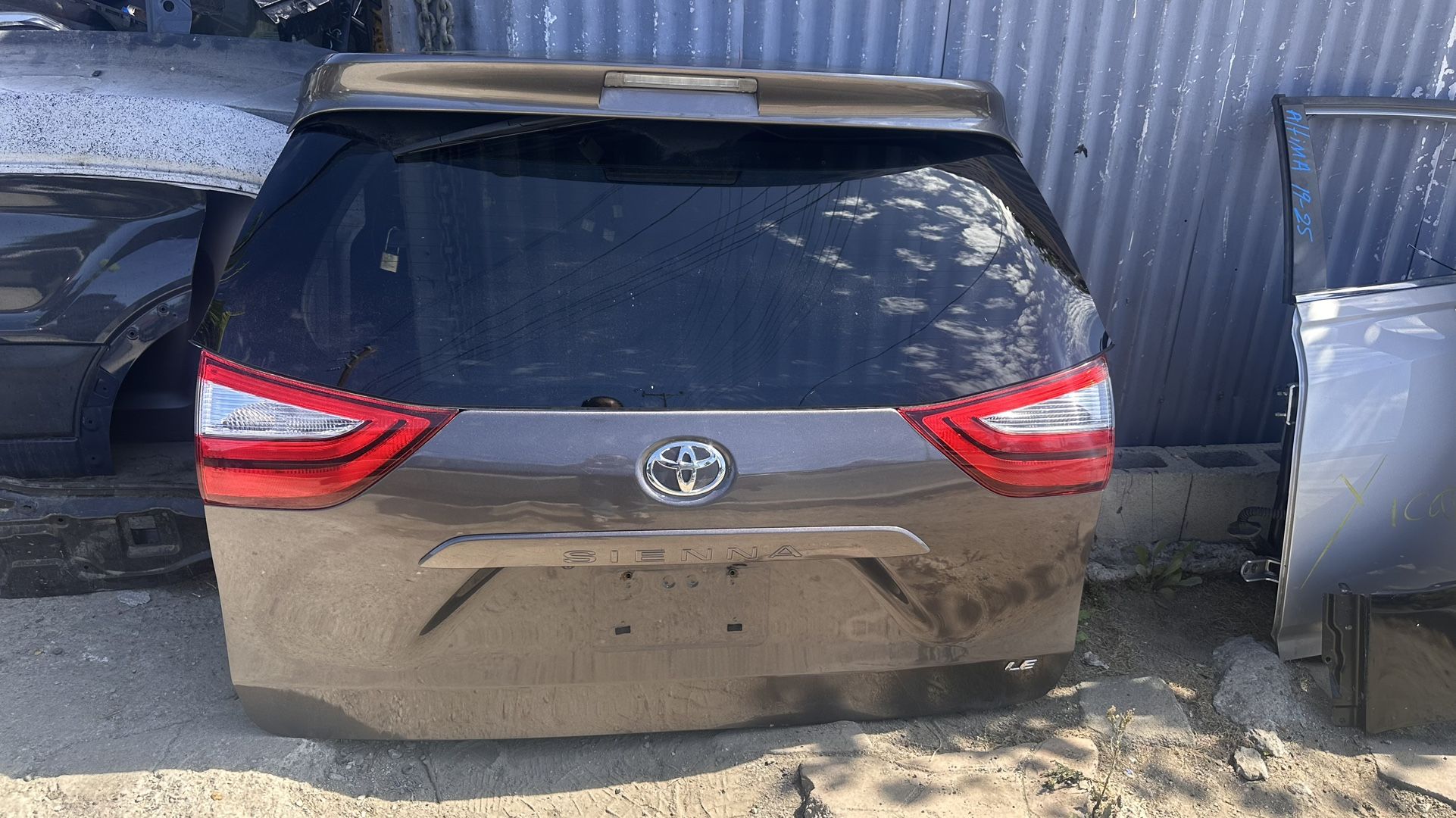 2011-2020 TOYOTA SIENNA TAILGATE ๐๐ASK FOR PRICE