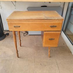 Vintage Singer 60s Sewing Machine Works!