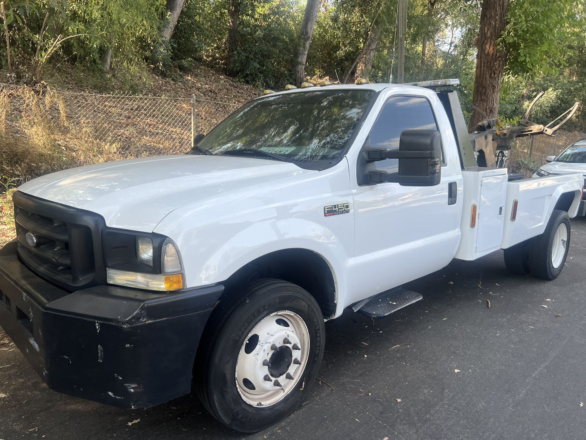 Tow Truck 2004 Ford F450 (GASOLINE )