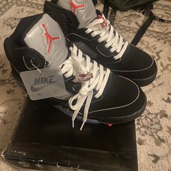 Brand New Jordan 5 Retro “Black Metallics Reimagined” Size 10 