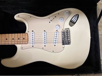 Vintage MIM Fender Stratocaster (MINT)