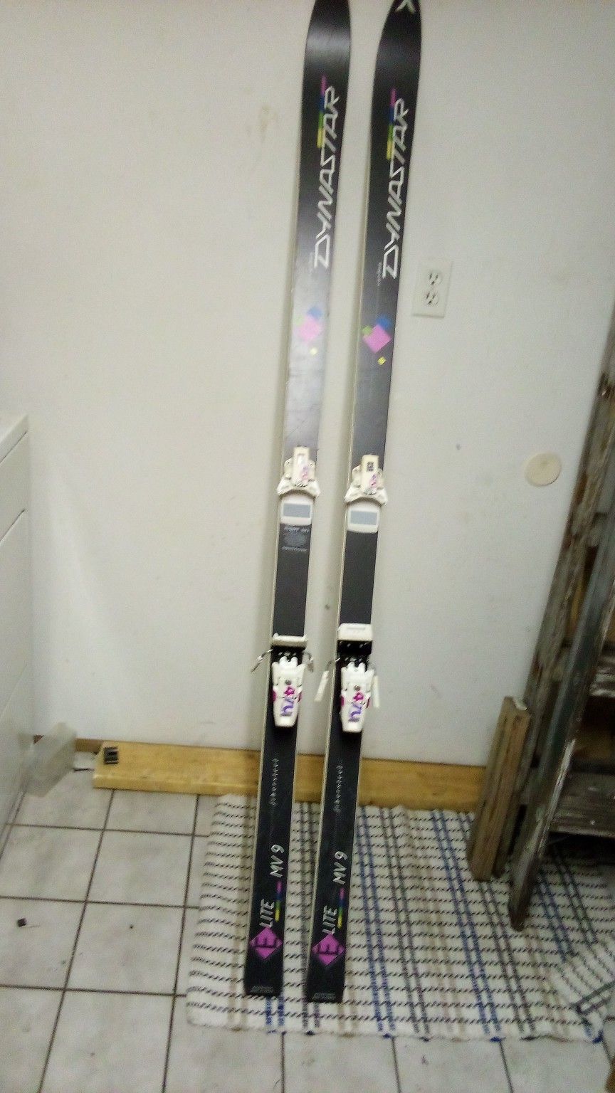 Vintage Ski's Complete Excellent Condition