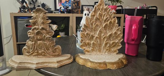Carved wood scones