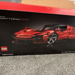 LEGO Ferarri Daytona SP3 (42143) - NISB