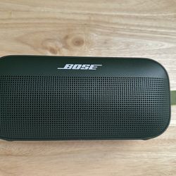 Bose Soundlink Flex Bluetooth Speaker - Like New!