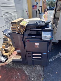 Kyocera TASKalfa 3051ci Color Printer Copier Scan