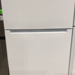 VISSANI MDTF18WHR 18 cu. ft. Top Freezer Refrigerator SIXCW