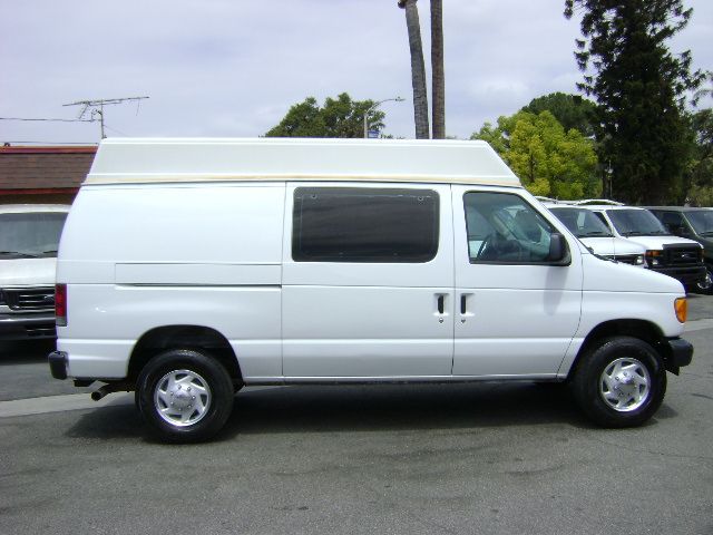 2004 Ford Econoline