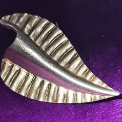 Gorgeous Lapel Pin