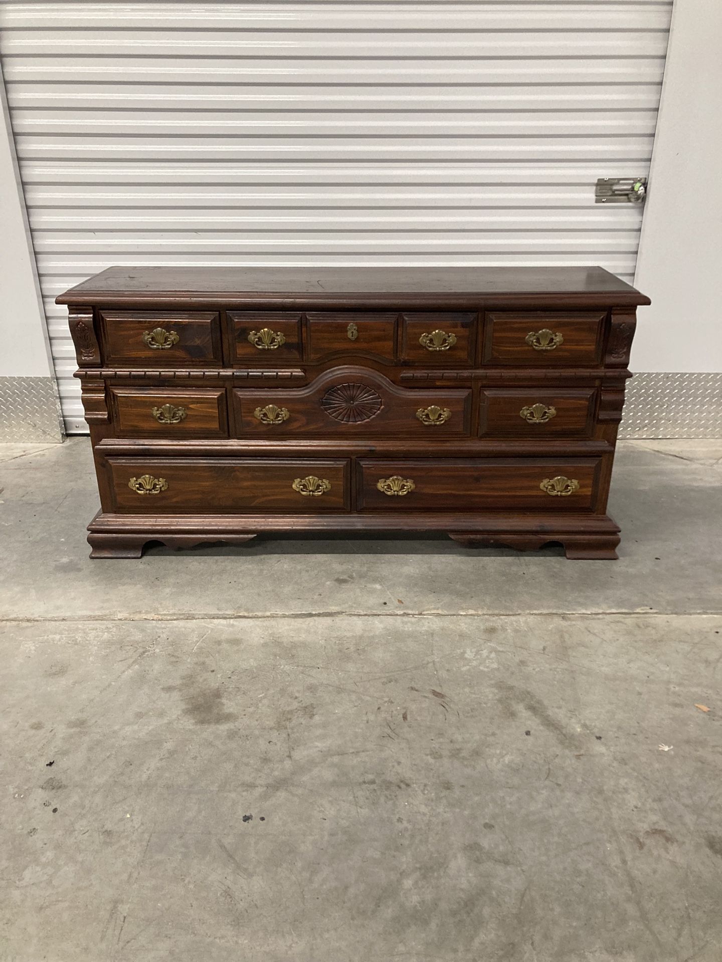 Dresser with 8 drawers Webb furniture &88 size: 66x18 h:34”