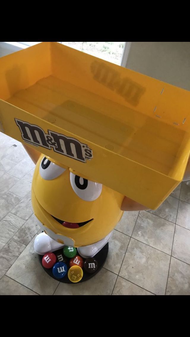 M&M Character Collectible Yellow Peanut Store Display 41 on Wheels 20 –  NERD ENVY