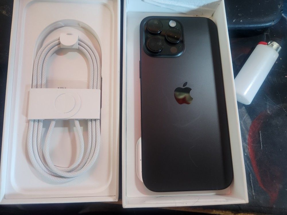 IPhone 16 Black Titanum