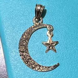 BEAUTIFUL PURE 14K GOLD  CHARM DETAILS ON PICTURES.