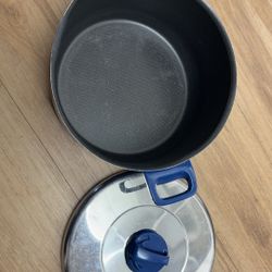 Gibson Home Gibson Home Charmont 6 Quart Nonstick Aluminum Dutch Oven with Lid in Yale