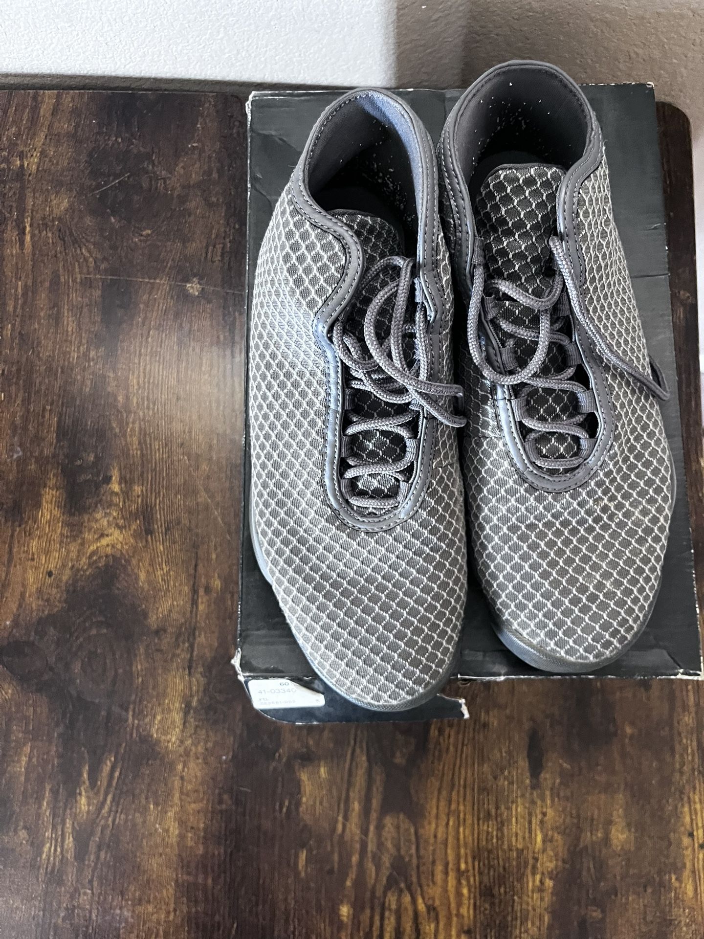 Jordan Horizon Wolf Grey Size 9