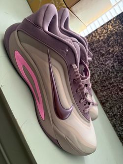 Aja Nikes