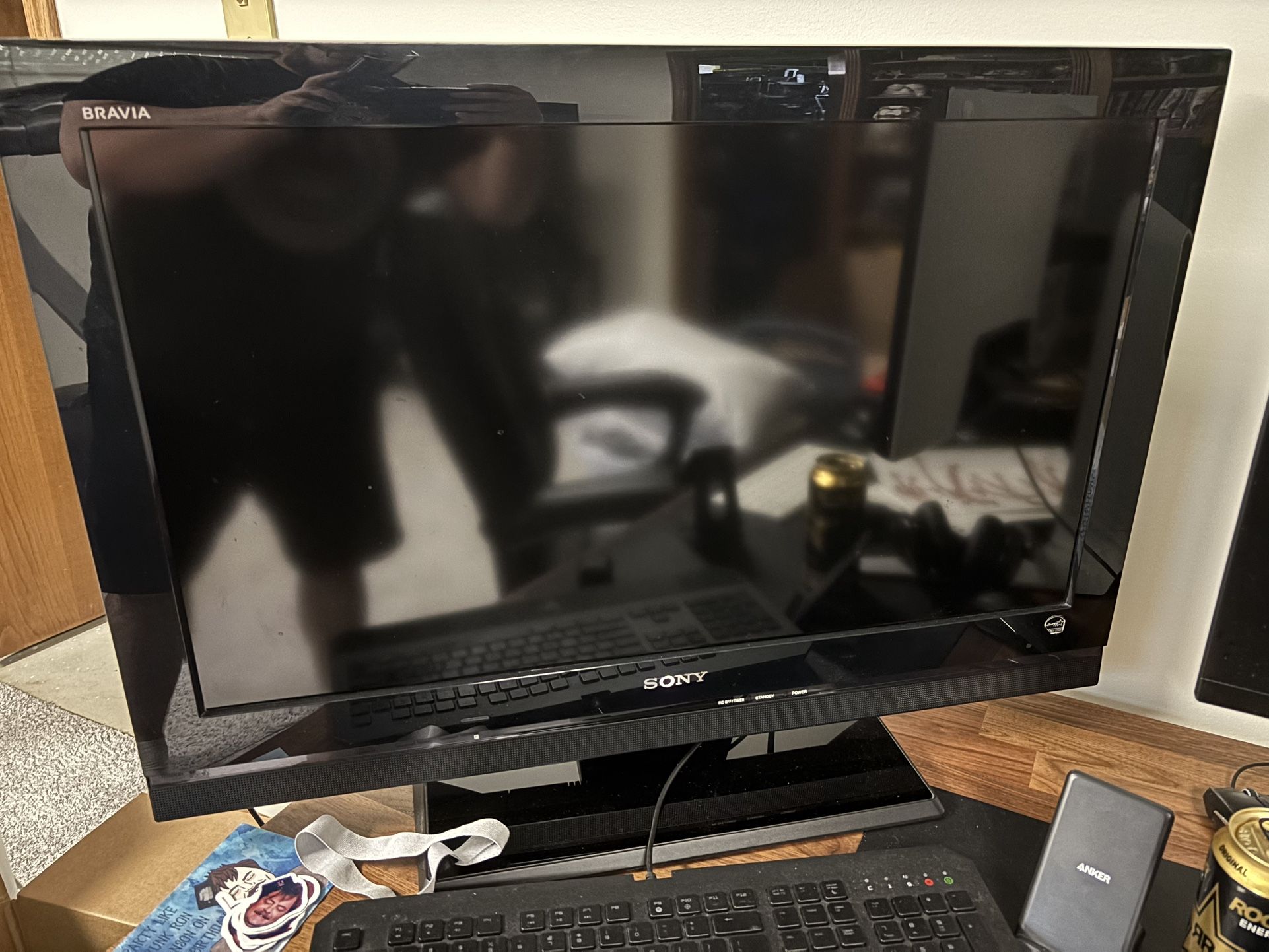 Multiple TVs 27 And 34 Inch.