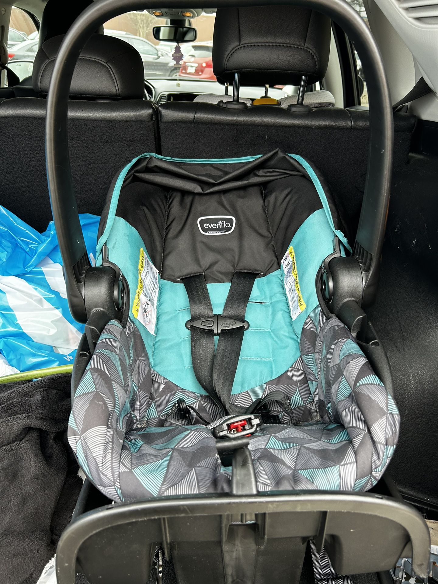 Evenflo NurtureMax Infant Car seat