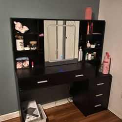 makeup vanity 