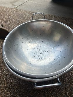 Big bowls for sale each price 13$