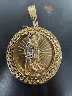10K St Lazaro medallion