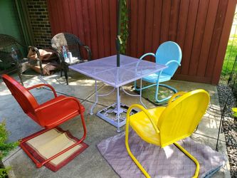Vintage 1960'Metal Lawn Chairs
