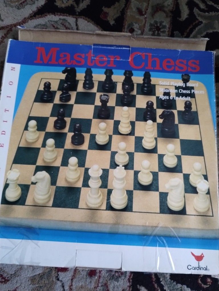 Juego De Mesa En Buenas Condiciones Solo Se Usó Una Vez Como Nuevo $6 Dólares