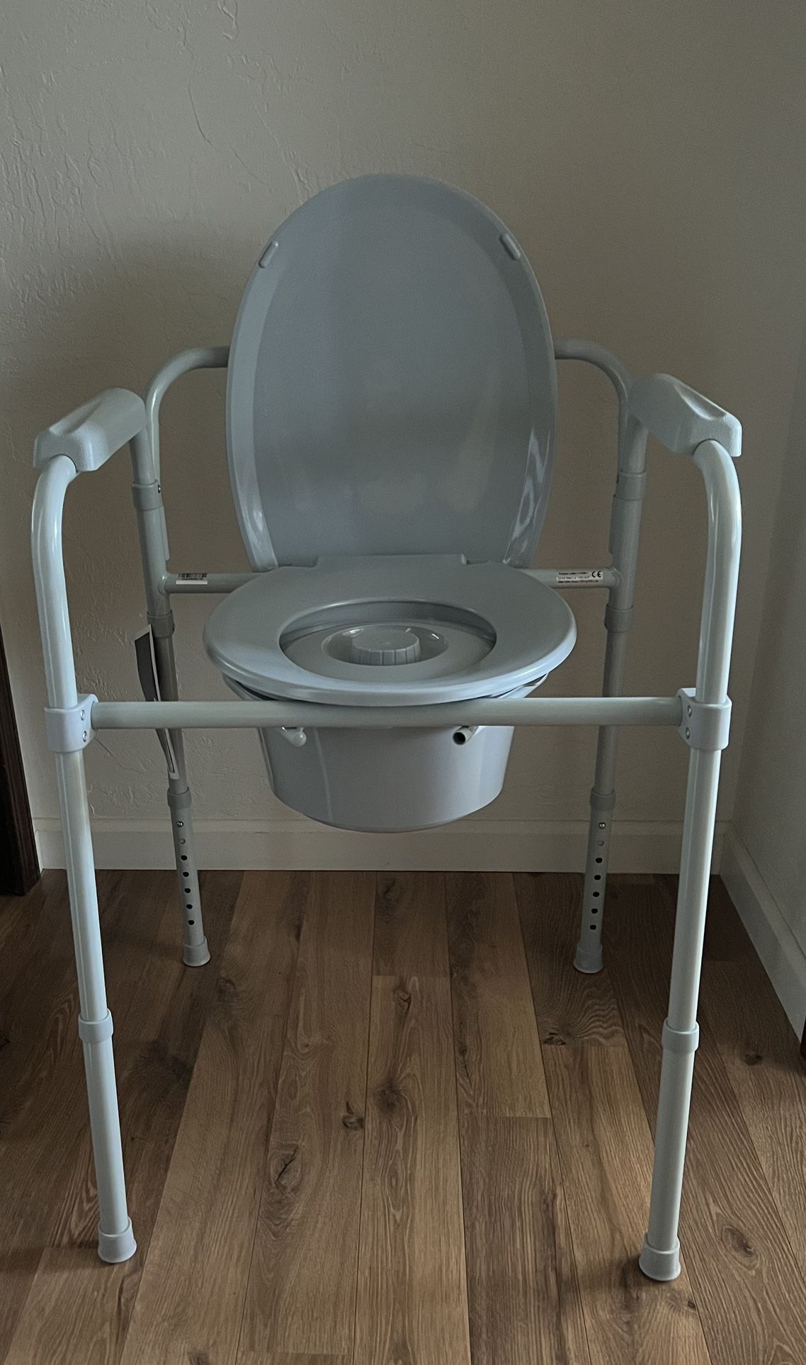 Bedside Commode for Sale in Visalia, CA OfferUp