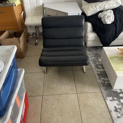 Black chair 