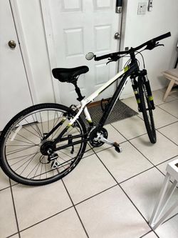 Trek Bike with Bontrager Tires 700c small. New and perfect