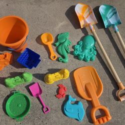 BEACH TOYS AND SHOVELS