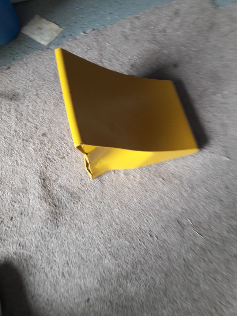 wheel chock, dented